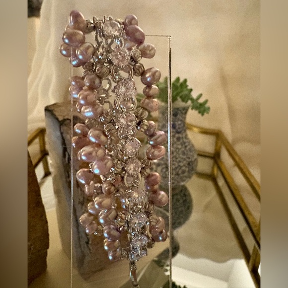 💜 Elegant Lavender Pearl Crystal Beaded Bracelet 💜 - Picture 9 of 12